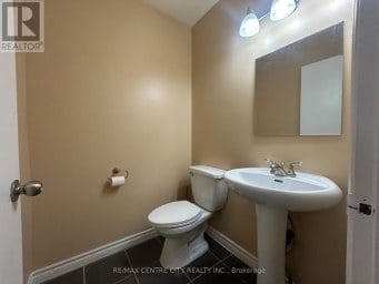 67 WALMER GARDENS London North (North K) Ontario photo 7