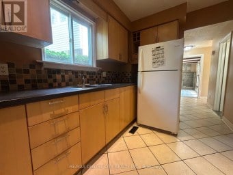 67 WALMER GARDENS London North (North K) Ontario photo 9