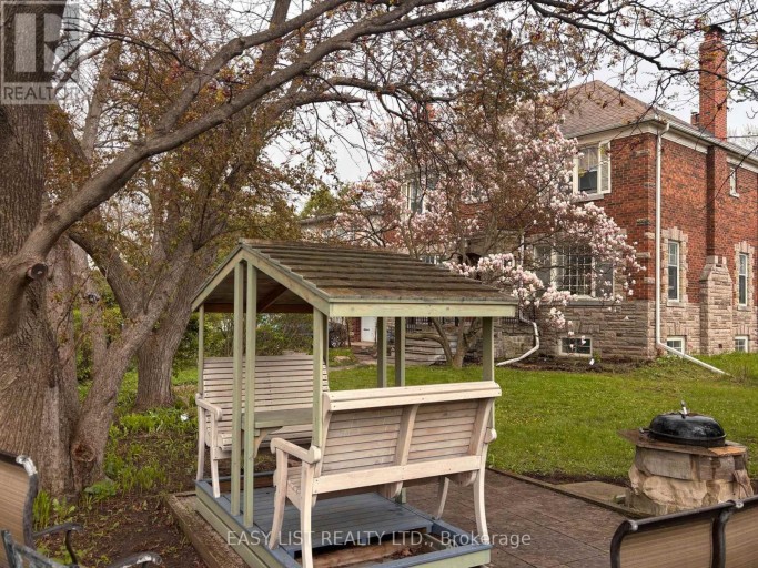 205 RIDLEY BOULEVARD, Toronto (Bedford Park-Nortown), Ontario, M5M3M4