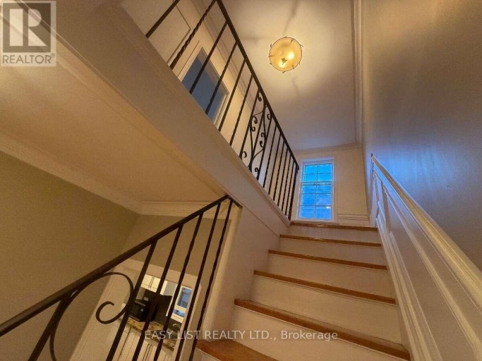 205 RIDLEY BOULEVARD, Toronto (Bedford Park-Nortown), Ontario, M5M3M4