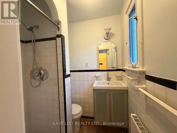 205 RIDLEY BOULEVARD, Toronto (Bedford Park-Nortown), Ontario, M5M3M4