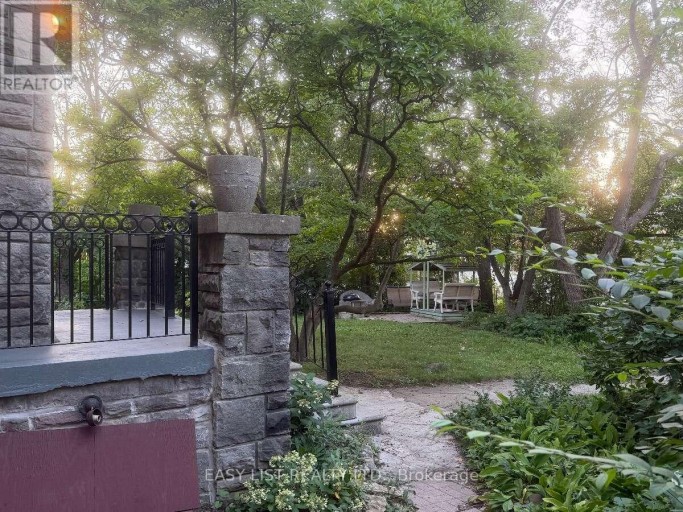 205 RIDLEY BOULEVARD, Toronto (Bedford Park-Nortown), Ontario, M5M3M4