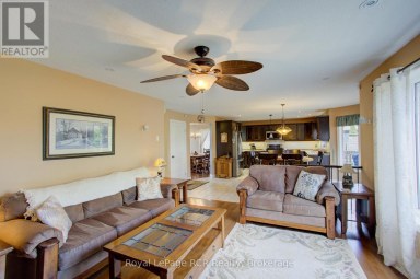 237 CARROL STREET Wellington North (Arthur) Ontario photo 17