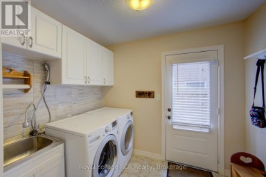 237 CARROL STREET Wellington North (Arthur) Ontario photo 18