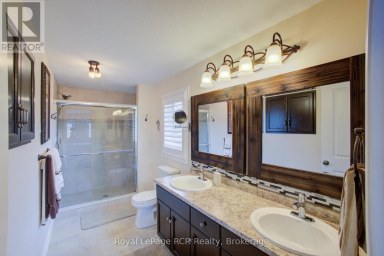 237 CARROL STREET Wellington North (Arthur) Ontario photo 20
