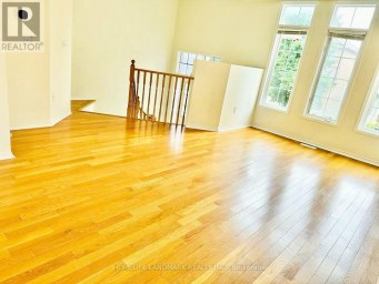 19 FAIRLAWN AVENUE Markham (Berczy) Ontario photo 2