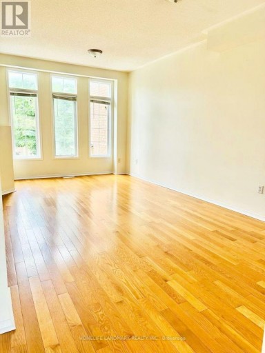 19 FAIRLAWN AVENUE, Markham (Berczy), Ontario, L6C2E7