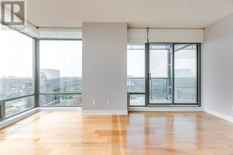 3204 - 18 YORKVILLE AVENUE, Toronto (Annex), Ontario, M4W1L4
