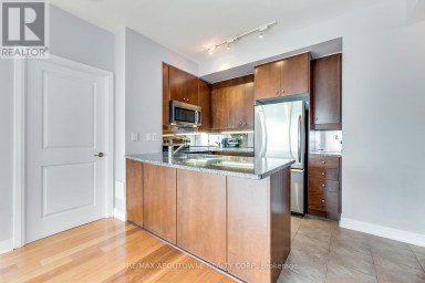 3204 - 18 YORKVILLE AVENUE Toronto (Annex) Ontario photo 12