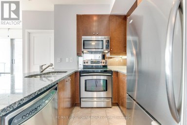 3204 - 18 YORKVILLE AVENUE Toronto (Annex) Ontario photo 15