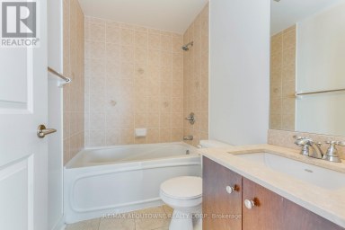 3204 - 18 YORKVILLE AVENUE Toronto (Annex) Ontario photo 23