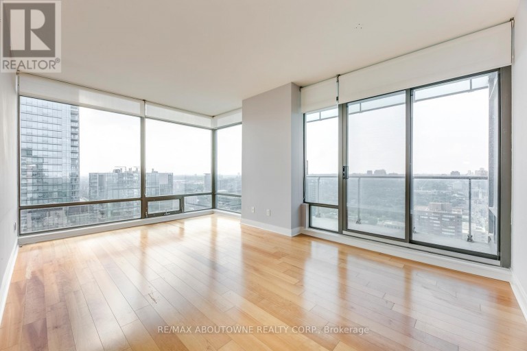 3204 - 18 YORKVILLE AVENUE, Toronto (Annex), Ontario, M4W1L4