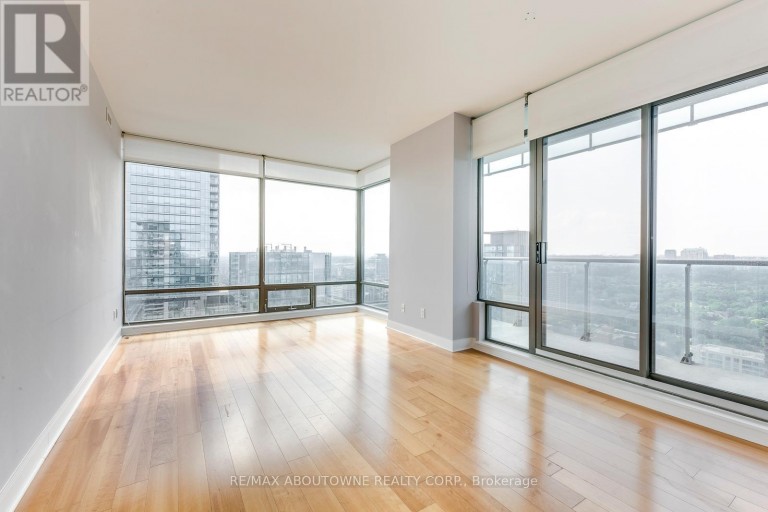 3204 - 18 YORKVILLE AVENUE, Toronto (Annex), Ontario, M4W1L4