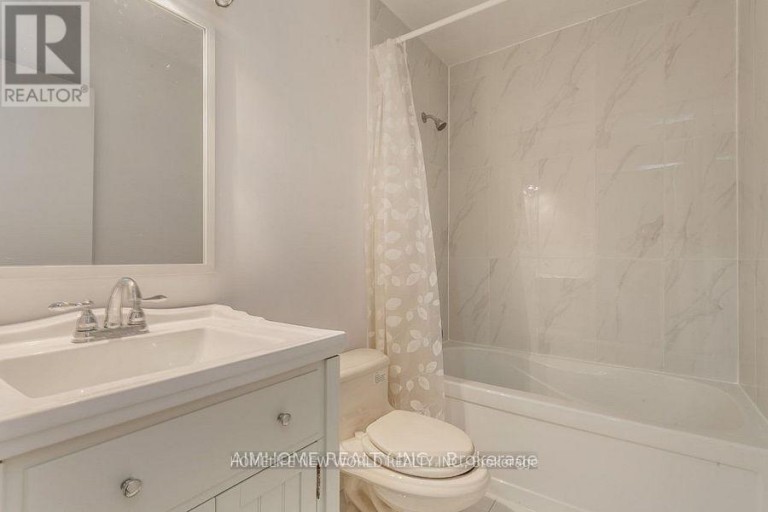 3 - 30 CHICHESTER PLACE, Toronto (L'Amoreaux), Ontario, M1T3S5