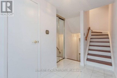 3 - 30 CHICHESTER PLACE Toronto (L'Amoreaux) Ontario photo 2