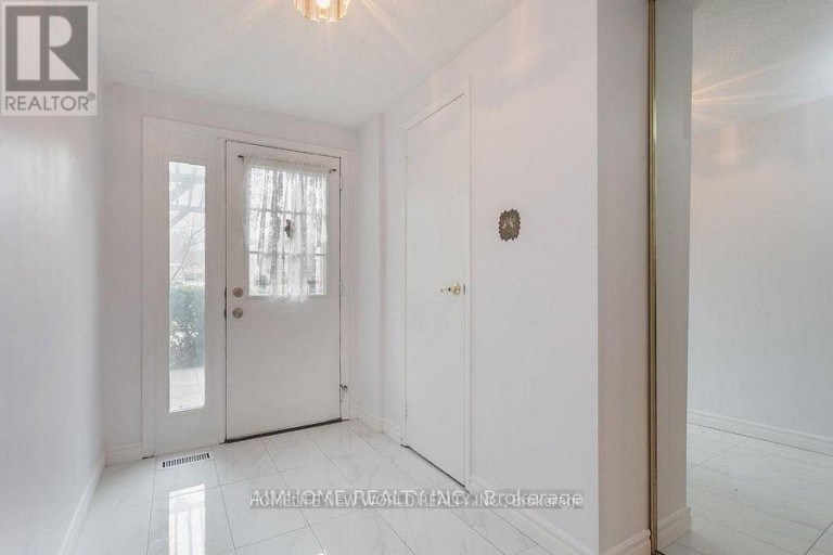 3 - 30 CHICHESTER PLACE, Toronto (L'Amoreaux), Ontario, M1T3S5