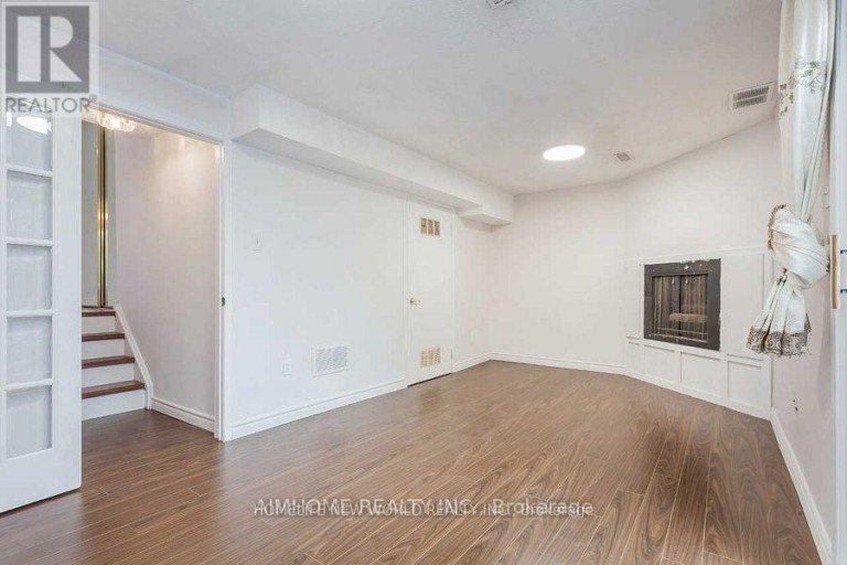 3 - 30 CHICHESTER PLACE, Toronto (L'Amoreaux), Ontario, M1T3S5