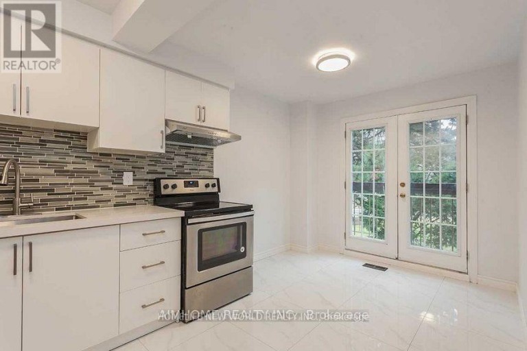 3 - 30 CHICHESTER PLACE, Toronto (L'Amoreaux), Ontario, M1T3S5