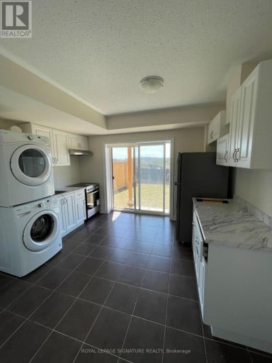 77 BEN SINCLAIR AVENUE, East Gwillimbury (Queensville), Ontario, L9N0S3