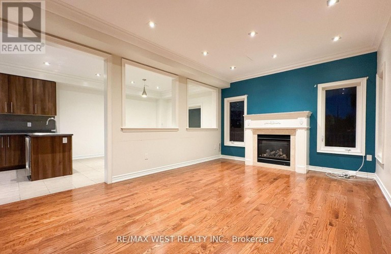 160 BOB YUILL DRIVE, Toronto (Humberlea-Pelmo Park), Ontario, M9M0B1