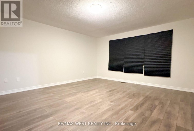 160 BOB YUILL DRIVE, Toronto (Humberlea-Pelmo Park), Ontario, M9M0B1