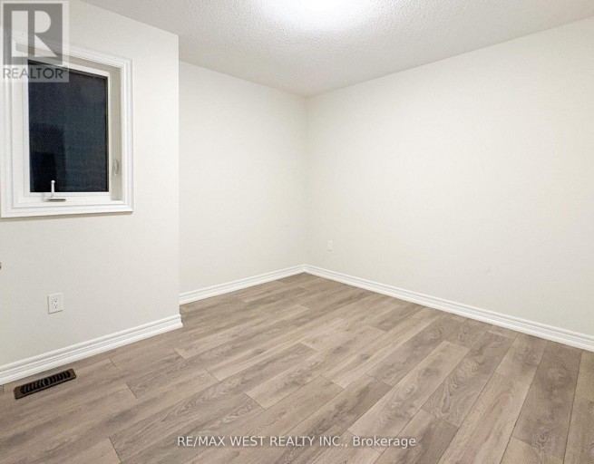 160 BOB YUILL DRIVE, Toronto (Humberlea-Pelmo Park), Ontario, M9M0B1