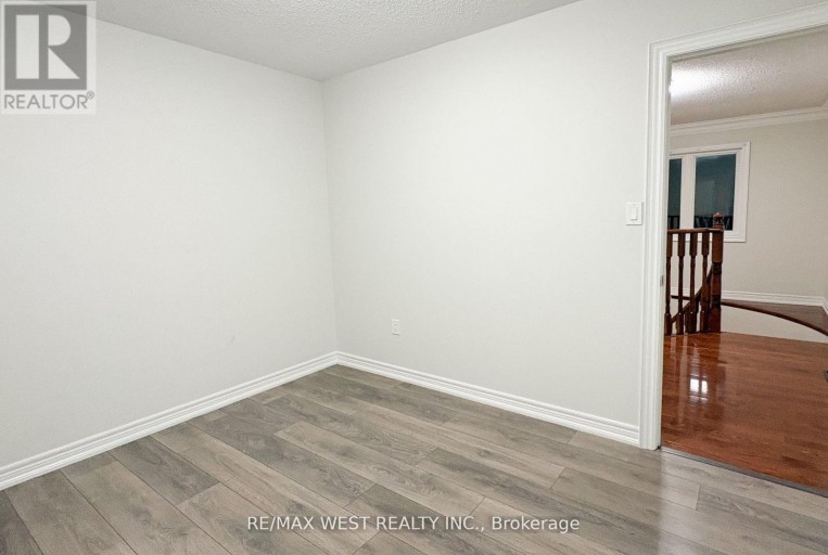 160 BOB YUILL DRIVE, Toronto (Humberlea-Pelmo Park), Ontario, M9M0B1