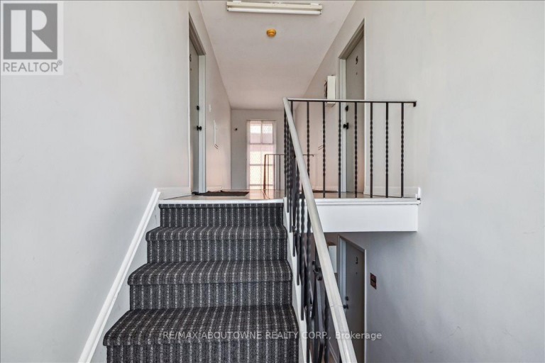 6 - 2 WESLEY STREET, Toronto (Mimico), Ontario, M8Y2W3