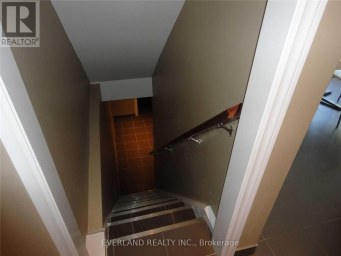 217 BATHURST STREET Toronto (Kensington-Chinatown) Ontario photo 10