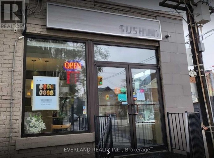217 BATHURST STREET, Toronto (Kensington-Chinatown), Ontario, M5T2S1