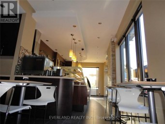 217 BATHURST STREET Toronto (Kensington-Chinatown) Ontario photo 8