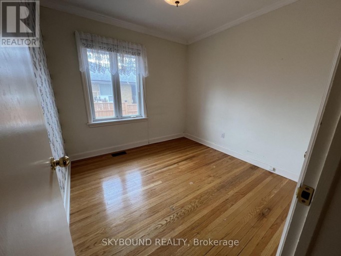 33 BRADSTOCK ROAD, Toronto (Humbermede), Ontario, M9M1M9