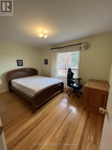 33 BRADSTOCK ROAD, Toronto (Humbermede), Ontario, M9M1M9