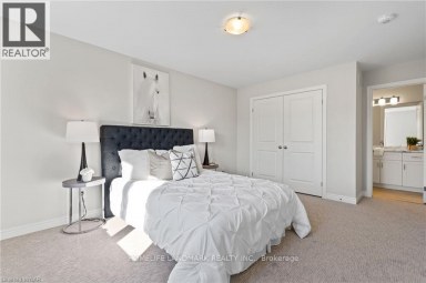 7129 PARSA STREET Niagara Falls (Brown) Ontario photo 13