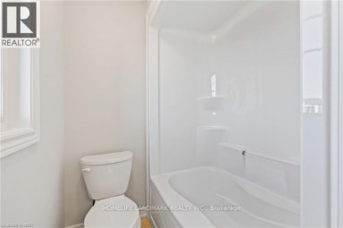 7129 PARSA STREET Niagara Falls (Brown) Ontario photo 18