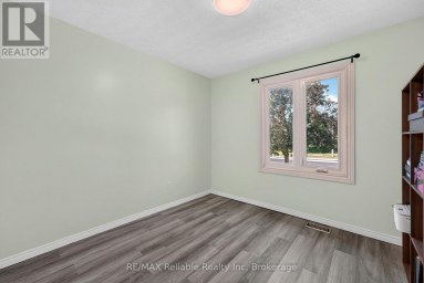 17 SUNCOAST DRIVE W Goderich (Goderich (Town)) Ontario photo 24