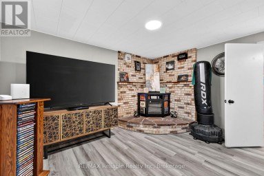 17 SUNCOAST DRIVE W Goderich (Goderich (Town)) Ontario photo 31