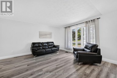 17 SUNCOAST DRIVE W Goderich (Goderich (Town)) Ontario photo 7