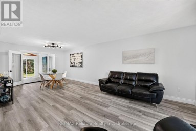 17 SUNCOAST DRIVE W Goderich (Goderich (Town)) Ontario photo 8