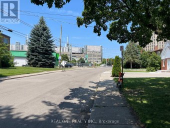 35 BOWMAN (A) STREET Hamilton (Ainslie Wood) Ontario photo 3