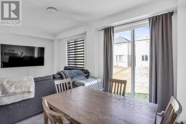 36 PREST WAY Centre Wellington (Fergus) Ontario photo 10