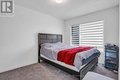 36 PREST WAY Centre Wellington (Fergus) Ontario photo 13