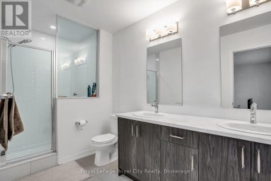 36 PREST WAY Centre Wellington (Fergus) Ontario photo 21