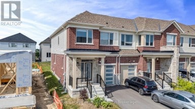 36 PREST WAY Centre Wellington (Fergus) Ontario photo 4