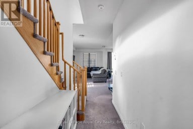 36 PREST WAY Centre Wellington (Fergus) Ontario photo 7