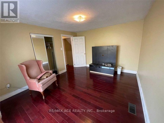 LOWER - 40 CAVEHILL CRESCENT, Toronto (Wexford-Maryvale), Ontario, M1R4P9