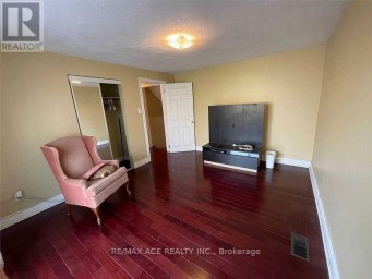 LOWER - 40 CAVEHILL CRESCENT Toronto (Wexford-Maryvale) Ontario photo 3
