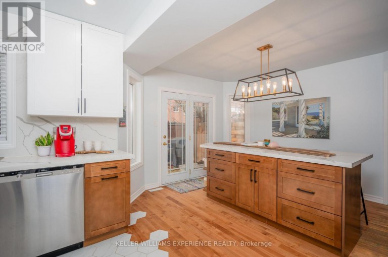 43 DUNNETT DRIVE, Barrie (Ardagh), Ontario, L4N0J7
