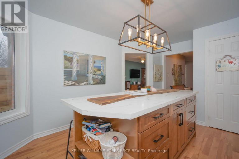 43 DUNNETT DRIVE, Barrie (Ardagh), Ontario, L4N0J7