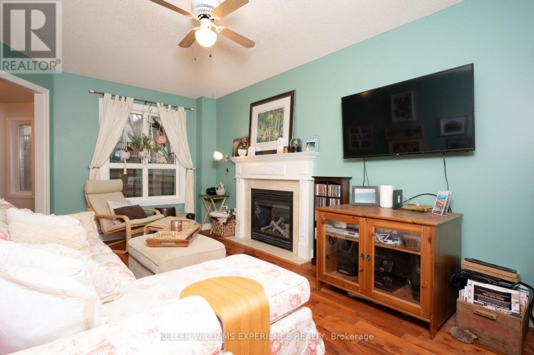 43 DUNNETT DRIVE, Barrie (Ardagh), Ontario, L4N0J7